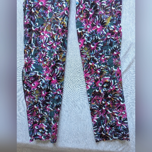 Lululemon Base Pace High-Rise Tight 28" *Brushed in Floral Electric Multi - Picture 9 of 11